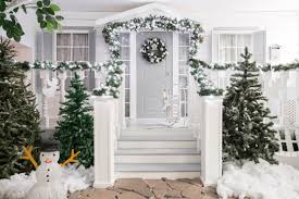 Christmas is the time for decorations and celebrations. 30 Gorgeous Christmas Garland Ideas 2019 How To Decorate With Garland