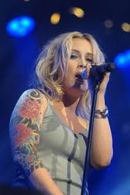 Sie veröffentlicht ihre musik unter ihrem vornamen anouk. Anouk Live Schminken