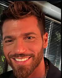 Olá a todos 👋Espero ganhar uma rosa🌹😘