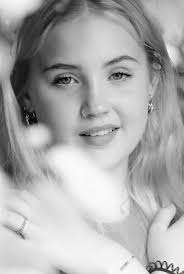 Who are good photographers for teens in Derby, KS?