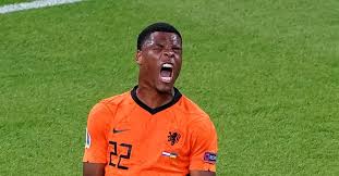 Denzel dumfries is a dutchman professional football player who best plays at the center back position for the psv in the eredivisie. Fiaulbdjbwjd5m