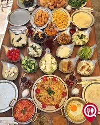 Serpme Kahvalti Bakrac Kebap Ve Yoresel Yemekler Istanbul Kosuyolu Calisma Saatleri 09 00 22 30 Kahvalti Servis Yemek Yemek Sunumu Haslanmis Yumurta