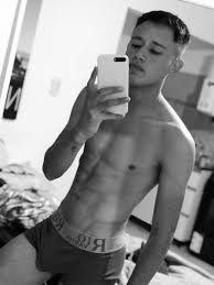 Bulge Selfie - Boybriefs.com