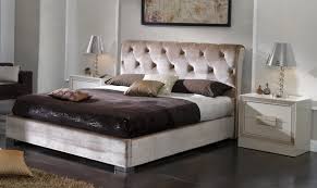 Lit Coffre King Size Capitonne Velours Taupe Myrak 160 Couchage 160 X 200 Cm Lestendances Fr Lit Coffre Lit 160x200 Avec Rangement Idees De Lit