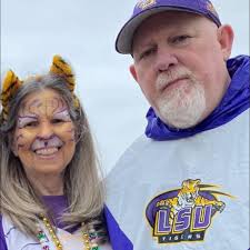 Who owns the beignet shop connected to the circle k