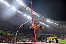 ﻿ saut à la perche athlétisme (phrase ou expression). Mondiaux 2019 D Athletisme Grosse Frayeur Pour La Suedoise Angelica Bengtsson En Saut A La Perche Women Sports