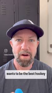 Are there hockey leagues for older people in Lakeland, Florida?