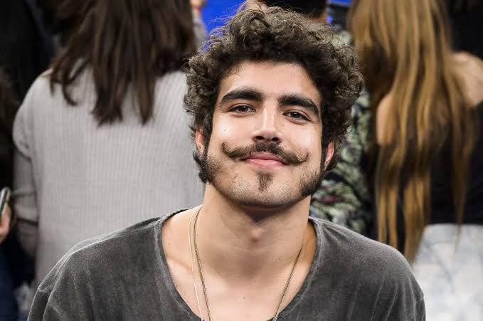 Caio Castro tem problemas com higiene (Foto: Reprodução)