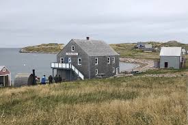 Sur les côtes, la végétation es quasi subarctique avec des lichens et des conifères. Preparer Son Voyage A Saint Pierre Et Miquelon L Heure De L Est