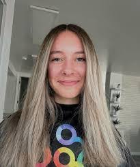 Karla Spicer's Instagram, Twitter & Facebook