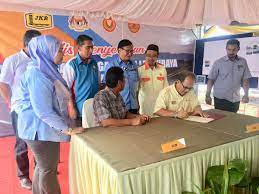 Bgc construction sdn bhd is managed by two executive directors whom are both civil engineers with years of experience working for both local and overseas mega projects. Kkr Malaysia On Twitter Majlis Penyerahan Projek Menghubungkan Lebuhraya Utara Selatan Ke Pulau Bunting Oleh Pengarah Urusan Ucm Construction Sdn Bhd Kpd Ir Wan Mohamad Hilmi Bin Wan Mahmud Pengarah Jkr Kedah Disaksikan