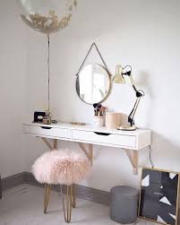 A Simple But Beautiful Dressing Table With An Ikea Top And Pink And Gold Colour Scheme Beautiful Col Ikea Tischplatten Schminktisch Modern Rauminspiration