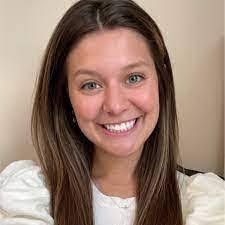 Alicia Crumb's Instagram, Twitter & Facebook