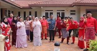Naib presiden parti pribumi bersatu malaysia (ppbm) selangor, datuk abdul rashid asari pada sidang media tergempar bersatu selangor di pejabat exco. Adun Selat Klang Datuk Abdul Rashid Asari Didakwa Langgar Pkpb Minda Rakyat