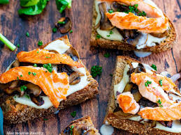 Tartine De Chou Fleur Au Parmesan Et Saumon Mes Recettes Healthy Recette En 2020 Alimentation Tartine Recette Facile