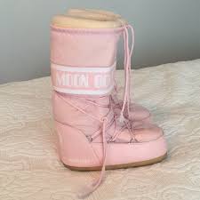 The inside of the boots is red and very soft. Moon Boot Shoes Moon Boots Light Pink Sz394 Poshmark