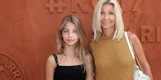 Alessandro, chef cuisinier (1991), victor, acteur (1993) et giacomo (1998). Stella La Fille De Jean Paul Belmondo Est Le Petit Sosie De Natty Dh Les Sports