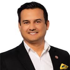 Alex Iselin's Instagram, Twitter & Facebook