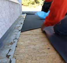 Synthetic Roof Underlayment Vs Felt Underlayment Synthetic Roofing Roofing Felt