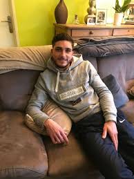 Pour découvrir les 3 premiers candidats des princes de l'amour, ça se passe au dessus ! Pres De Vernon Mehdi Participe Aux Princes Et Princesses De L Amour Sur W9 Le Democrate Vernonnais