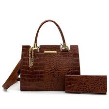 Kit Bolsa Castelo Feminina Em Croco Caramelo E Carteira R 99 90 Cor Marrom Transversal Com Alca Transversal 104333 Compre Agora Shafa