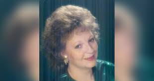 Louise Lipscomb's Instagram, Twitter & Facebook