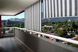 Aussenrollos X2f Senkrechtmarkisen Fur Balkon Jarolift Jalousiescout De Senkrechtmarkise Balkon Sonnenschutz Balkon