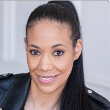 Nicole Dewes's Instagram, Twitter & Facebook