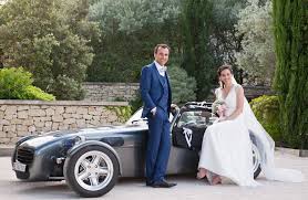 Au cœur de la ville d'aix en provence sur la place des augustins, le patacrêpe vous accueil tous les jours en salle de mariage : Mariage En Provence Au Chateau La Tour Vaucros