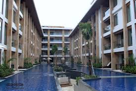 Upscale hotel on the beach, with 2 outdoor swimming pools. Food In The Bag Henann Crystal Sands Resort Boracay One Heck Of A Stay