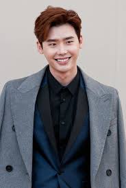 Yeon joo's professor urgently calls yeon joo and asks her to get a spoiler about a popular graphic novel series, w, from her father. Lee Jong Suk Drama W Two Worlds To Release Special