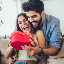 Valentinstag in deutschland 2021, 2022, 2023. Valentinstag Geschenke Fur Die Freundin Zehn Ideen Stern De
