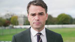 Erik Mouthaan geniet van wisselende Grindr-contacten