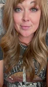 Conociendo a una Agente de Seguros y Maestra