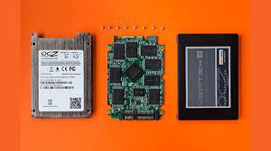 Namun, jika anda perlu menambahkan kecepatan pada pc desktop atau laptop lama, atau jika anda sedang memilih drive untuk pc baru atau sistem khusus. Perbezaan Antara Ssd Dan Hdd Fr Laptop Service