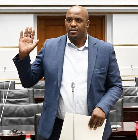 KnowYourMP Mr Crossby Vusi Shongwe was sworn in today as a Member of the National Assembly. Mr Shongwe is a Member of @MkhontoweSizwex. #7thParliament