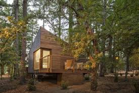 Vive La Maison En Bois La Solution Ideale Pour Les Adeptes De La Tendence Ecologoque Au Quotidien Archzine Fr Maison Bois Maison En Rondins Maison