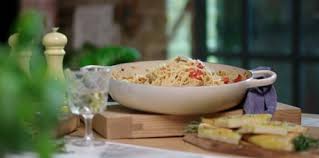 John Torode And Lisa Faulkner Pink Spaghetti Recipe On John And Lisa S Weekend Kitchen The Talent Zone