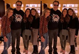 We did not find results for: Faustao E Filhas De Silvio Santos Sao Flagrados Juntos E Detalhe Sobrenatural Na Imagem Intriga Tv Foco