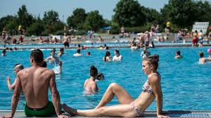 Tatort Schwimmbad Die Angst Vor Den Fluchtlingen Im Freibad Welt