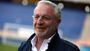 🚨 𝐋𝐚 𝐯𝐞𝐧𝐭𝐞 𝐝𝐮 𝐇𝐀𝐂 𝐞𝐬𝐭 𝐚𝐜𝐭𝐞́𝐞 ! 🔵⚪ ❗️Selon les  dernières informations de Foot Mercato, révélées par Santi Aouna et Josué  Cassé, la vente du club doyen est désormais confirmée. Les