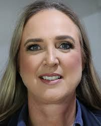 ✨Meet Fiona✨ In full glam for the west pac ball this evening 😍 Looking  fab! #makeup #glam #bold #ball #dance #westpac #pretty #makeupglam