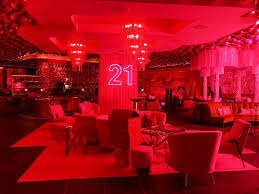 21st Birthday Decorations Ideas For Her All The Crazy Details From Kylie Jenner S 21st Birthday Party Birthday Party 21 21st Birthday Decorations Luxury Birthday Party