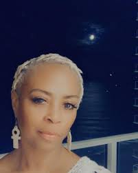 Joselyn Davis's Instagram, Twitter & Facebook