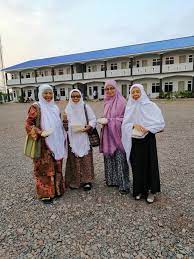 Kami berhasrat membina baki 46 pondok pengajian lagi membabitkan pelajar pelbagai peringkat termasuk golongan warga emas, katanya. Pondok Warga Emas Madrasah Ibnu Mas Ud