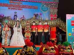 ประวัติ ผู้กำกับโจ้ ประวัติ ผู้กำกับโจ้ เป็นข่าวที่หลายคนให้ความสนใจ สำหรับกรณีข่าวสั่งย้าย พ.ต.อ. à¸ž à¸• à¸­ à¸˜ à¸• à¸ªà¸£à¸£à¸„ à¸­ à¸—à¸˜à¸™à¸œà¸¥ à¸ªà¸–à¸²à¸™ à¸•à¸³à¸£à¸§à¸ˆà¸  à¸˜à¸£à¹€à¸¡ à¸­à¸‡à¸™à¸„à¸£à¸ªà¸§à¸£à¸£à¸„ Facebook