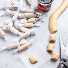 Bonbons Tire A L Erable Ricardo Recipe In 2020 Taffy Recipe Taffy Recipes
