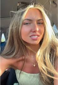 Alissa Chapman's Instagram, Twitter & Facebook