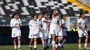 Colo colo femenino es el equipo más exitoso en la historia del fútbol para damas. Futbol Femenino Colo Colo Y Santiago Morning Juegan En Simultaneo Para Decidir El Liderato Alairelibre Cl