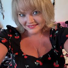 Name brand wicker basket laundry hamper set. 4 pieces